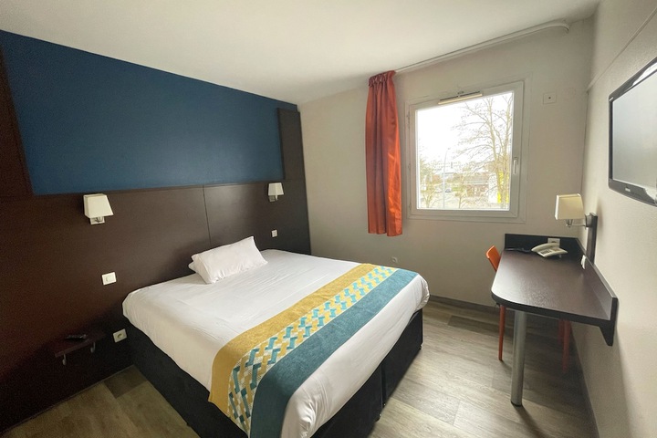 Room 8 of 44