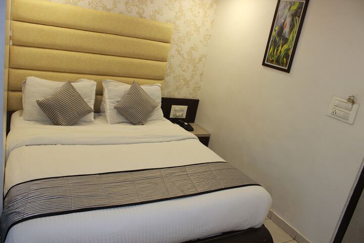 Room 20 of 28