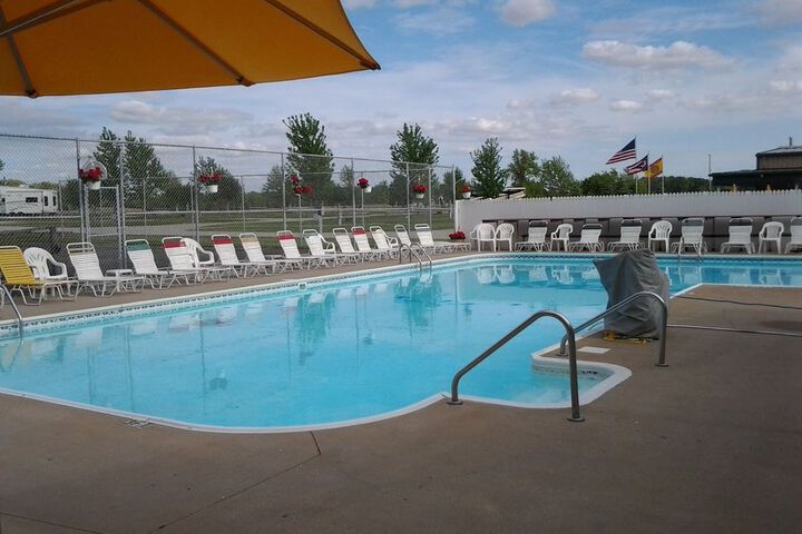 Pool 33 of 36