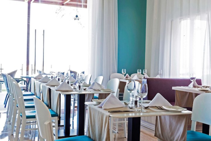 Dining 86 of 128