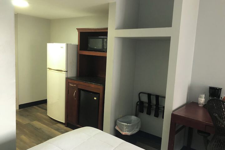 Room 18 of 54