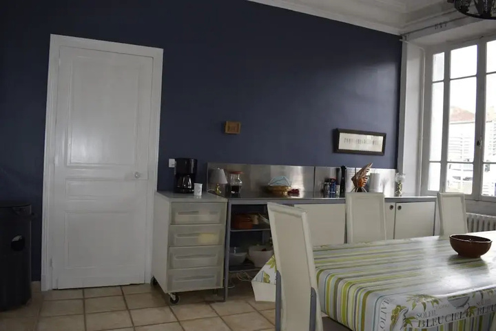 Room 4 of 11