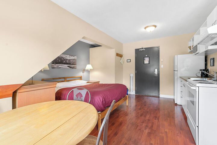 Room 14 of 83