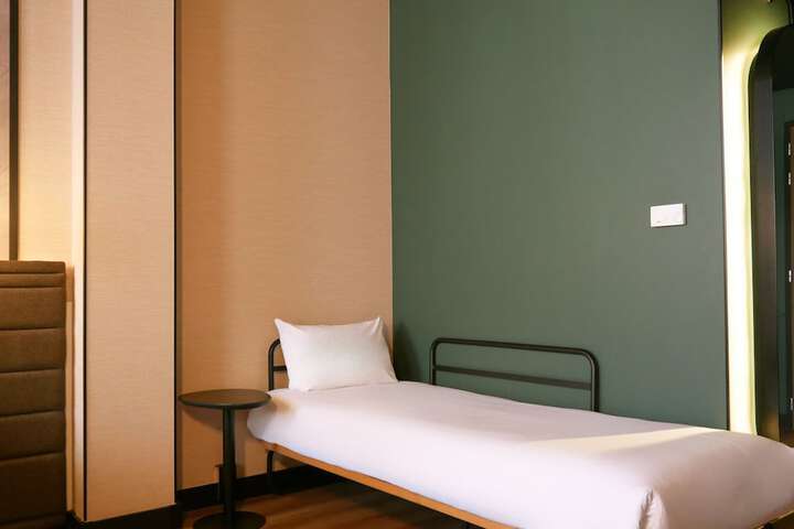 Room 38 of 90
