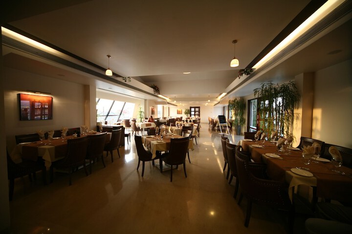 Dining 40 of 49