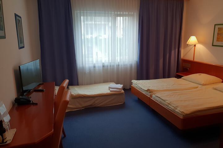 Room 3 of 31