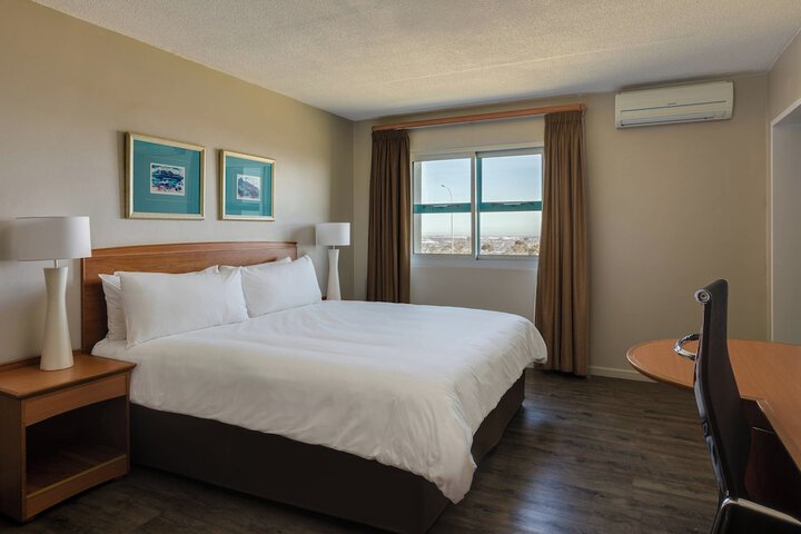 Room 16 of 36