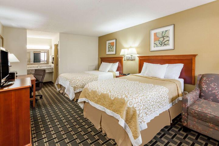 2 Double Beds (2 of 6)