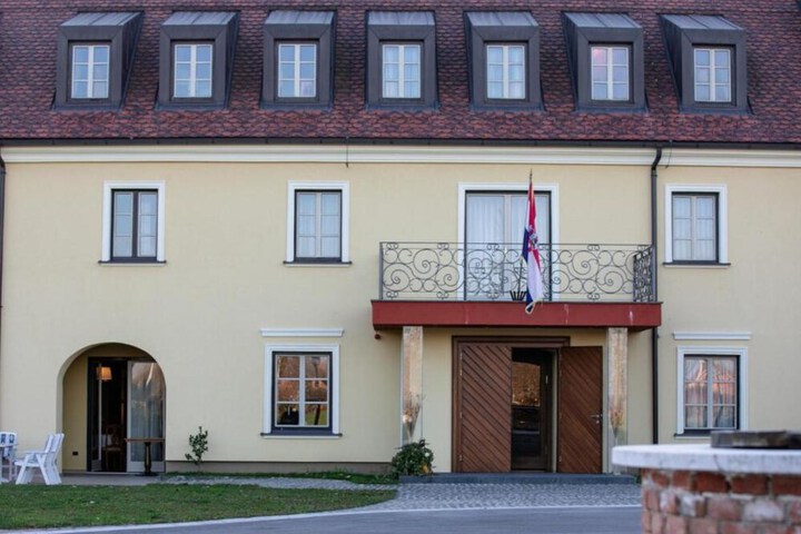 Hotel 83 of 90