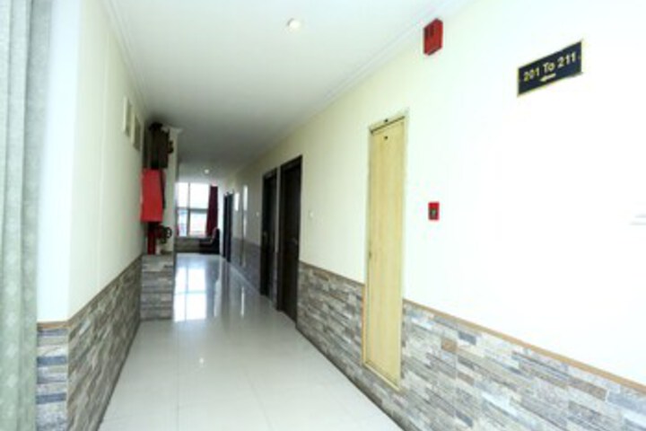 Ballroom/Hall 6 of 28