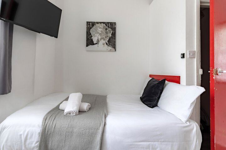 Room 50 of 146