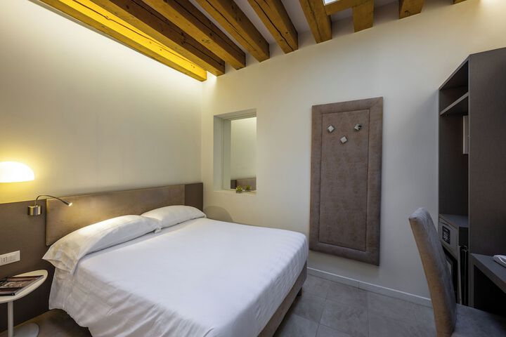 Room 29 of 51