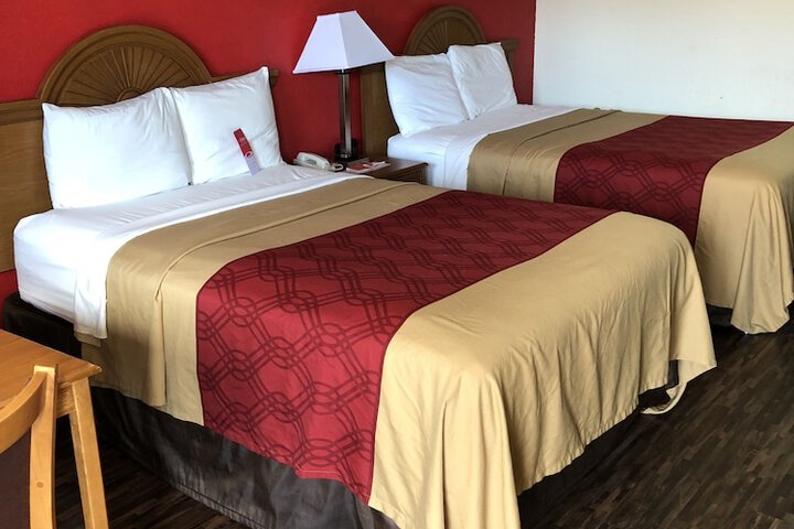 2 Double Beds (5 of 11)