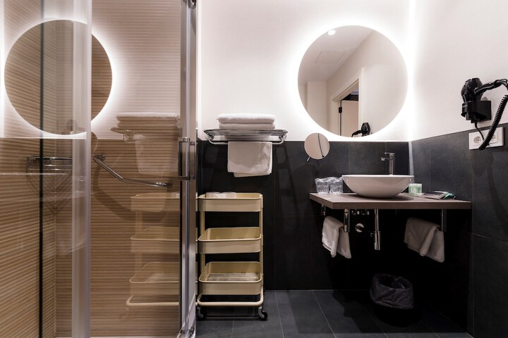 Room 41 of 51