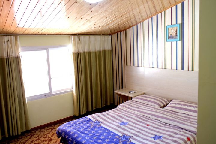 Room 3 of 8
