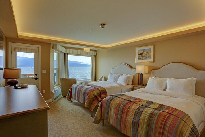 Room 13 of 184