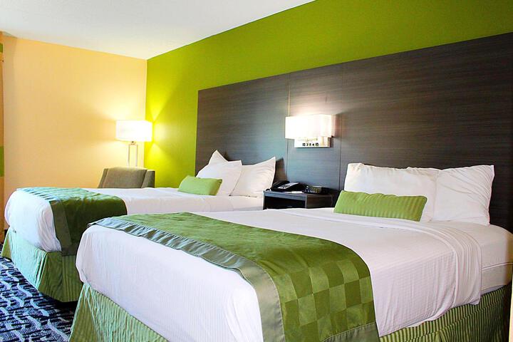 2 Double Beds (10 of 14)