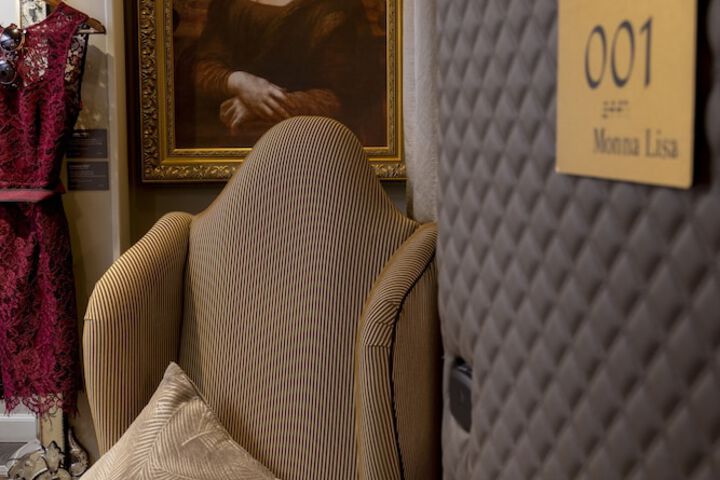 Room 44 of 146