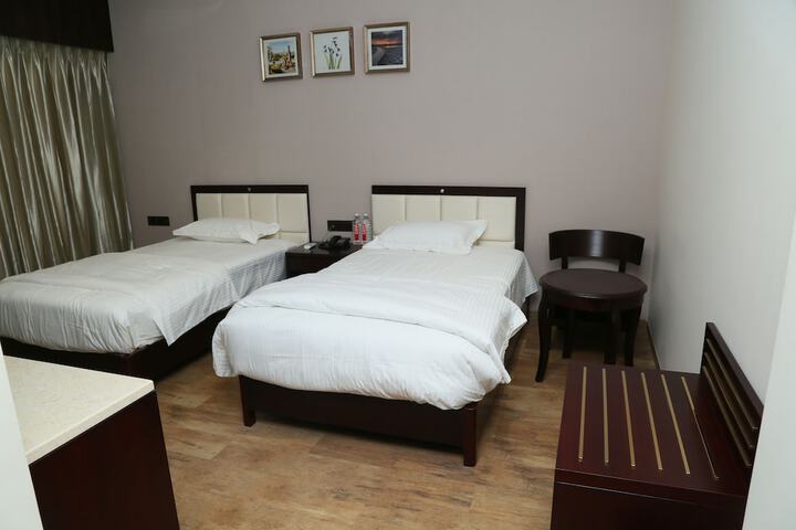 Room 6 of 17