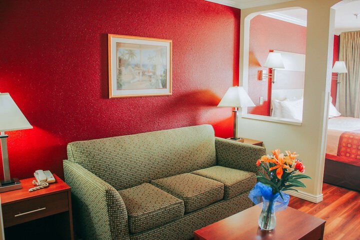 Room 15 of 48