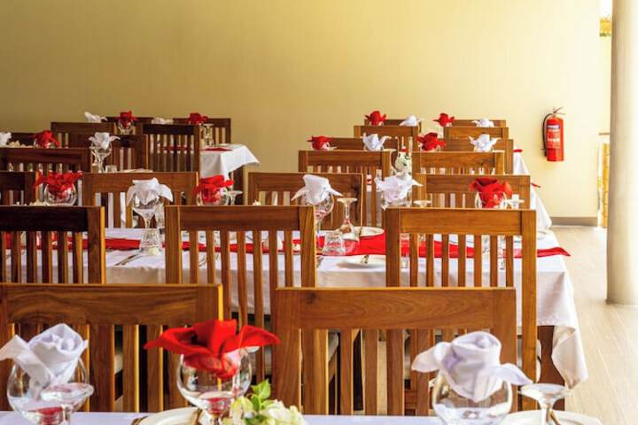 Dining 90 of 107