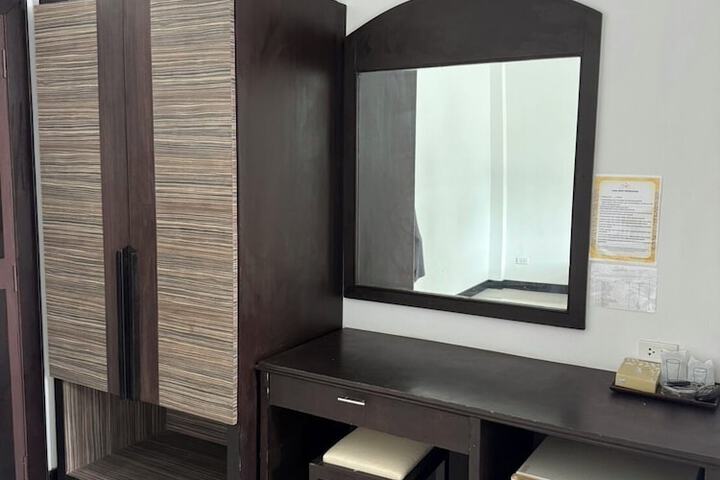 Room 15 of 24