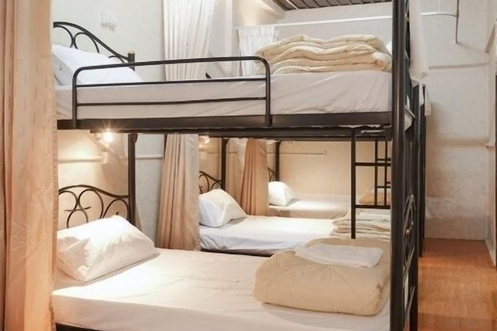 Room 9 of 25