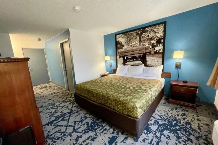 Room 3 of 17