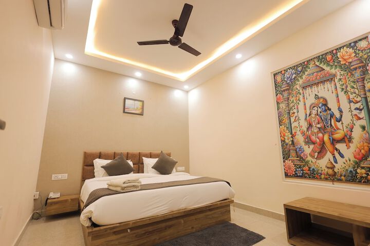 Room 9 of 56
