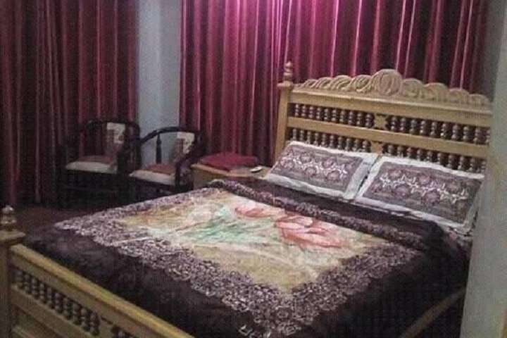 Room 3 of 6