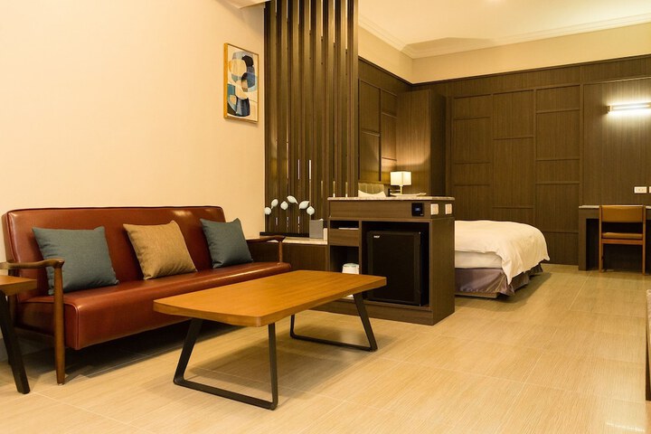 Room 16 of 53