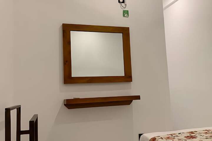 Shelo Transit Hotel in Katunayake