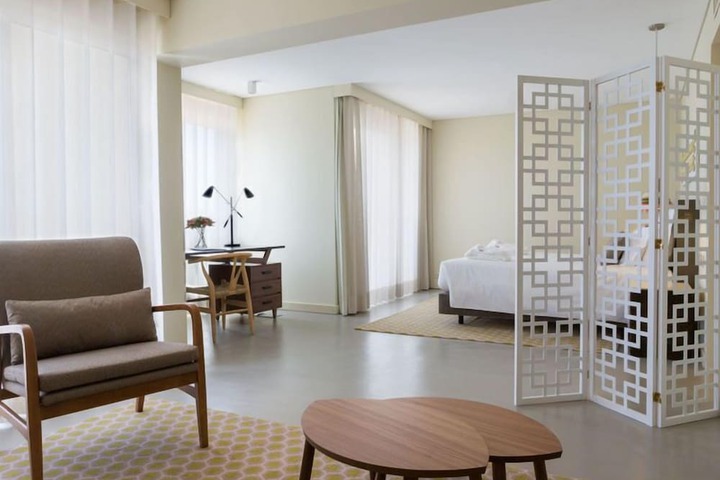 Room 16 of 50