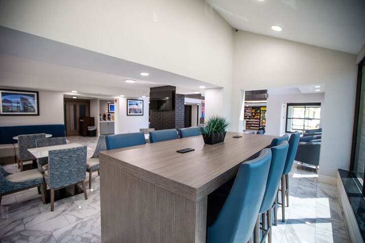 Breakfast area
