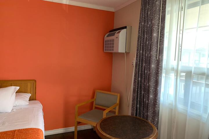 Room 18 of 40