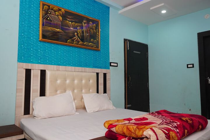 Room 12 of 27