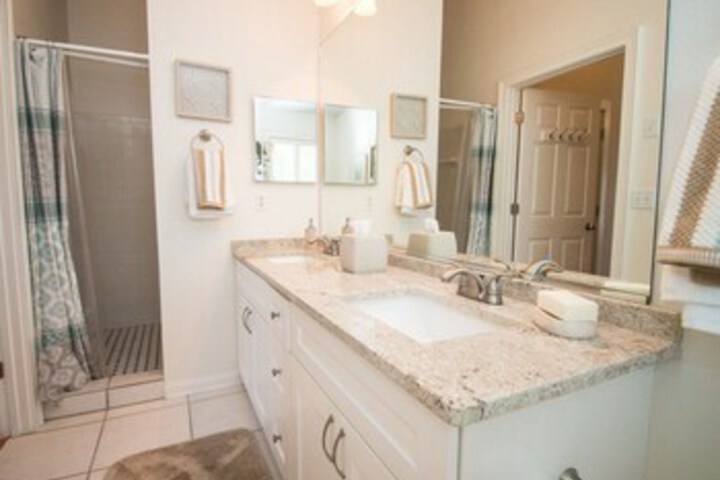 Room 4 of 25
