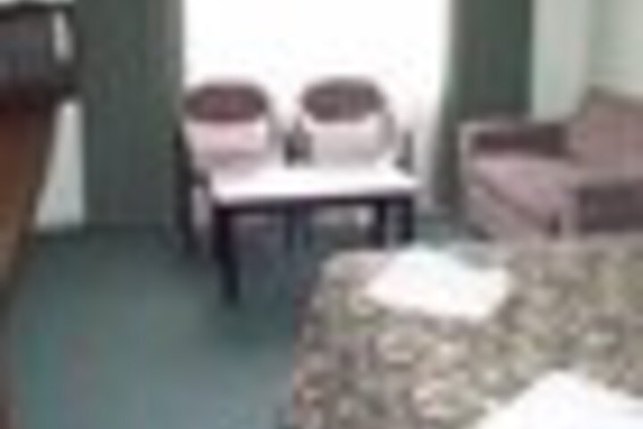 Room 5 of 18