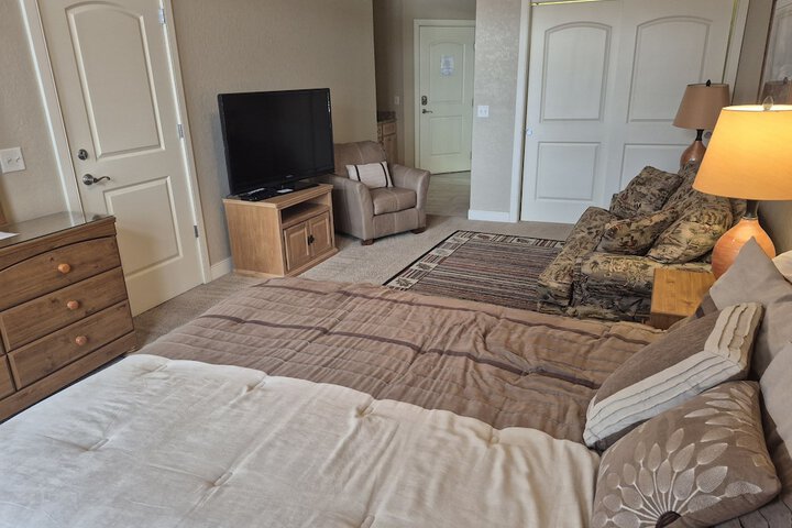 Room 4 of 10