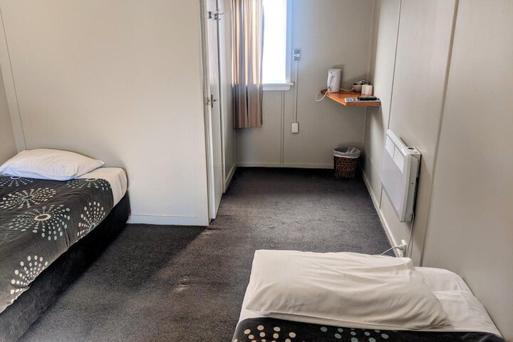 Room 9 of 38
