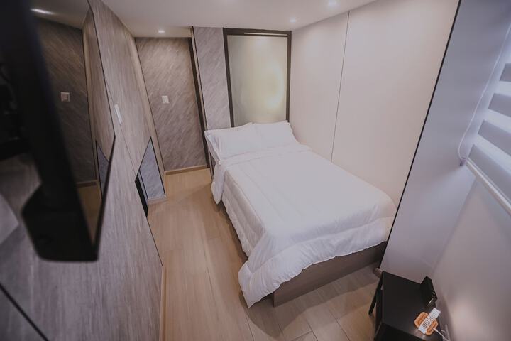 Room 38 of 95