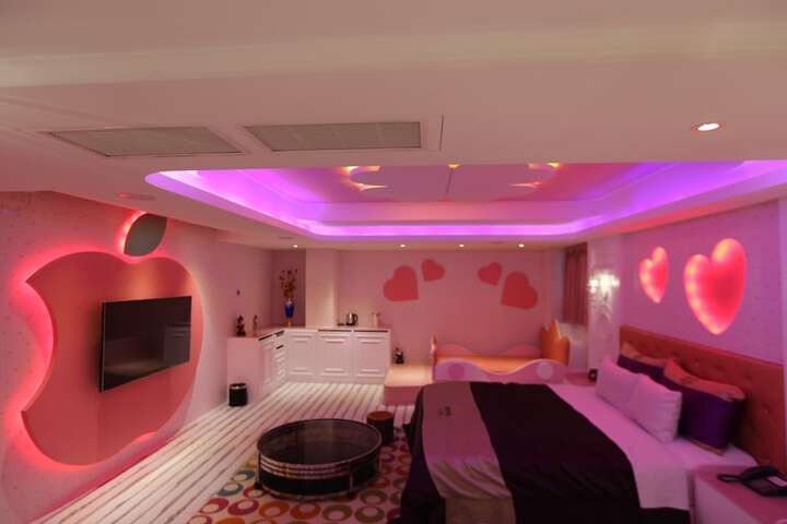Room 9 of 70