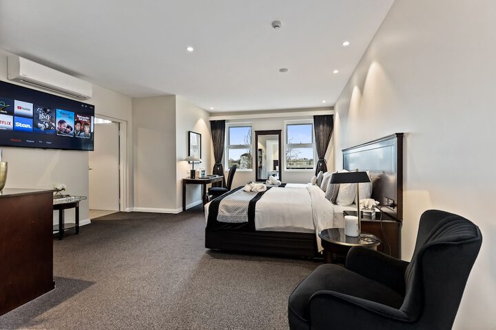 Room 5 of 36