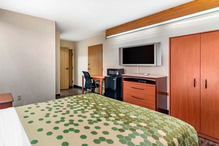 Room 6 of 20