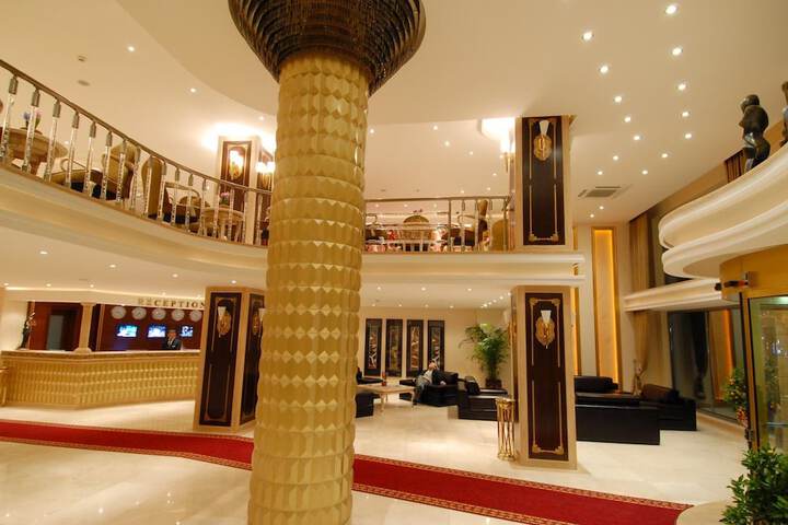 Guest Lobby
