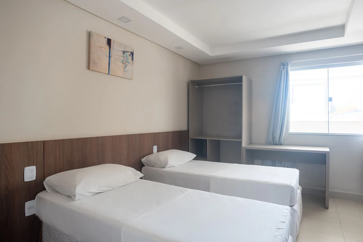 Room 9 of 10