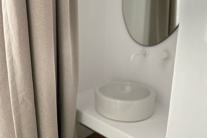 Room 8 of 32