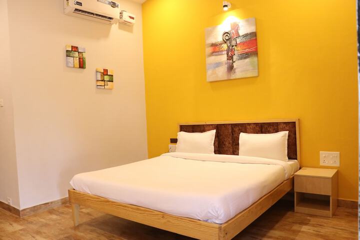 Room 15 of 47