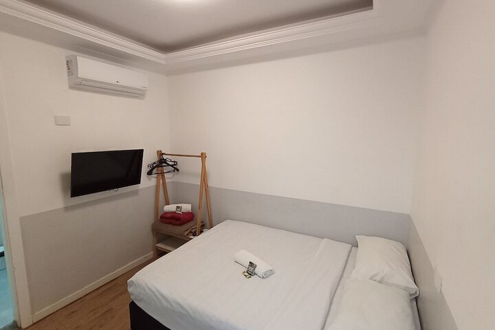 Room 3 of 118