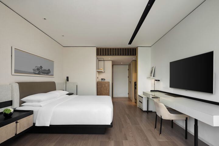 Room 14 of 45